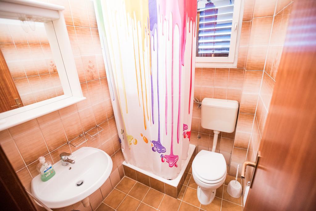 Apartments And Rooms Mare-Monti สตารีกราด-ปาเคลนีซา ภายนอก รูปภาพ