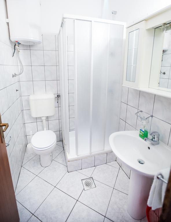 Apartments And Rooms Mare-Monti สตารีกราด-ปาเคลนีซา ภายนอก รูปภาพ