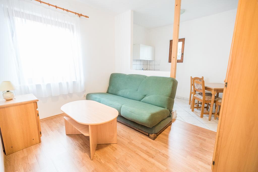Apartments And Rooms Mare-Monti สตารีกราด-ปาเคลนีซา ภายนอก รูปภาพ