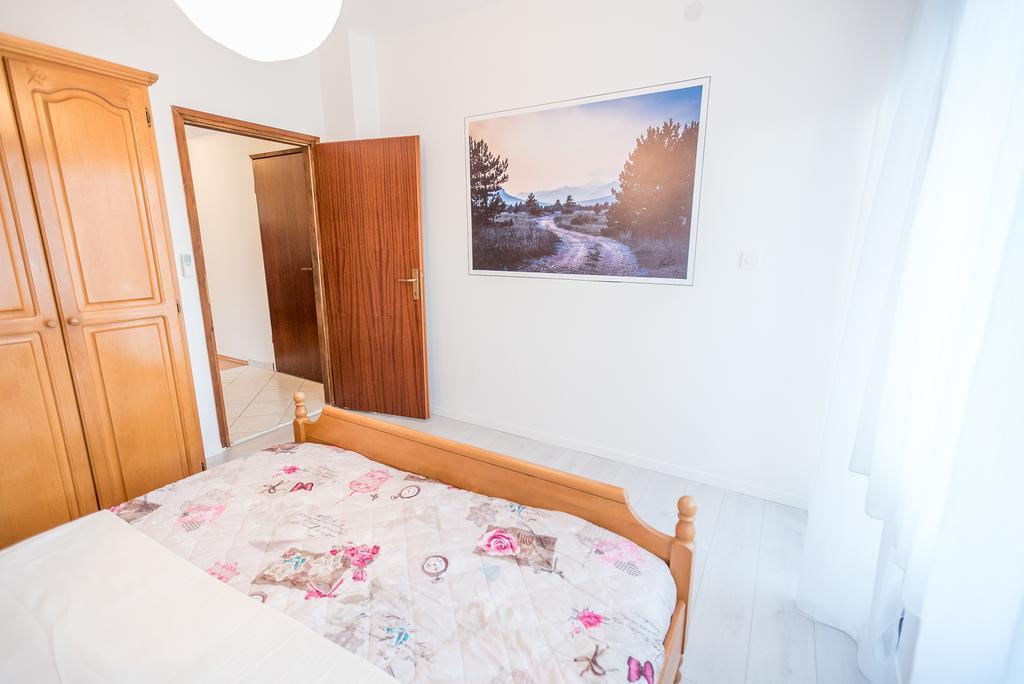 Apartments And Rooms Mare-Monti สตารีกราด-ปาเคลนีซา ภายนอก รูปภาพ