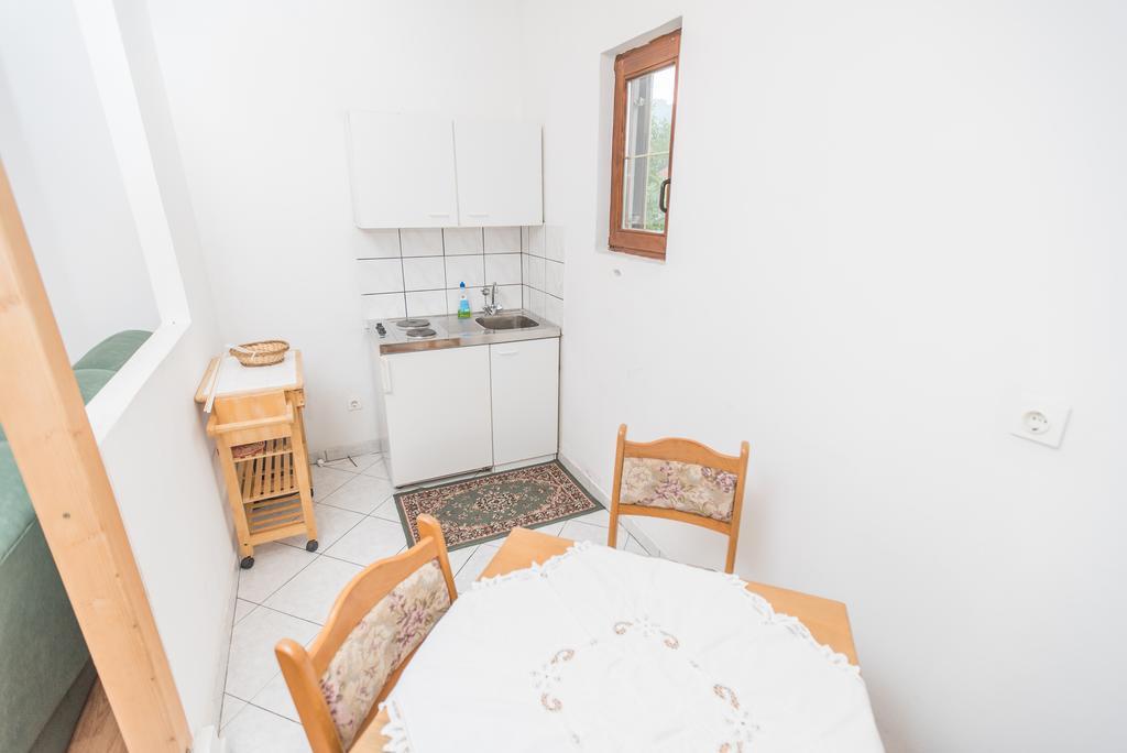 Apartments And Rooms Mare-Monti สตารีกราด-ปาเคลนีซา ภายนอก รูปภาพ
